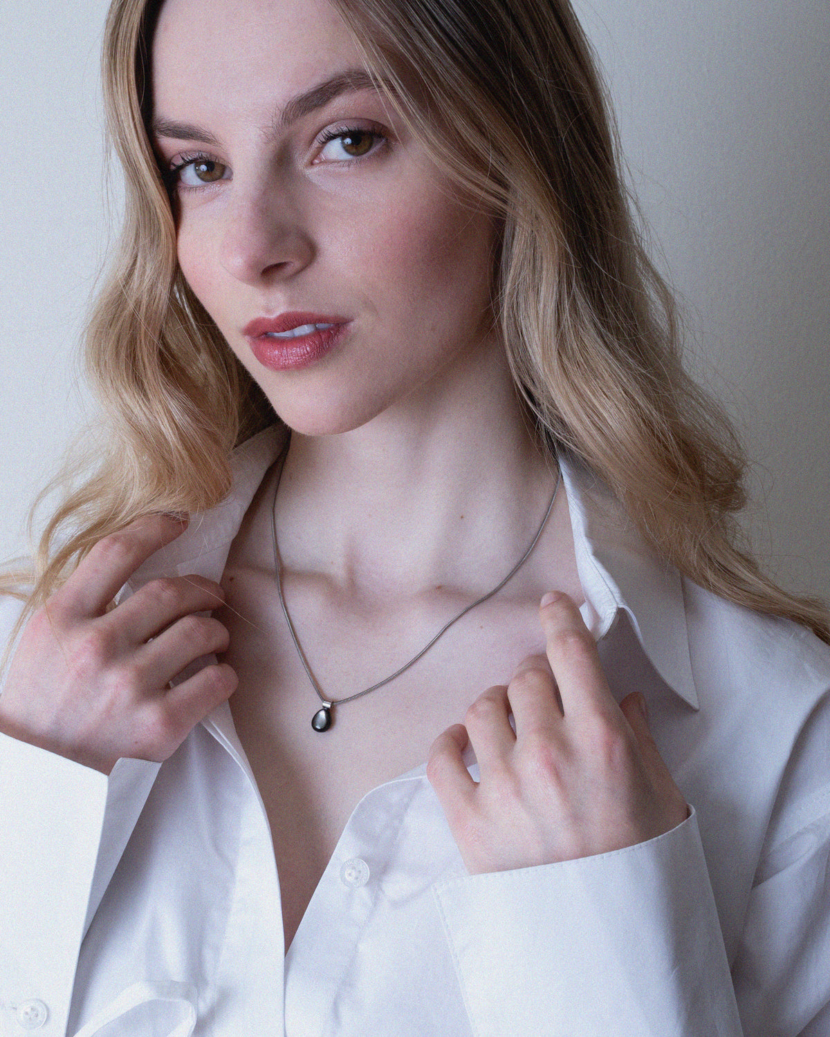 Éclat Noir DROP necklace - silver Ag (925/1000), Mother of Pearl