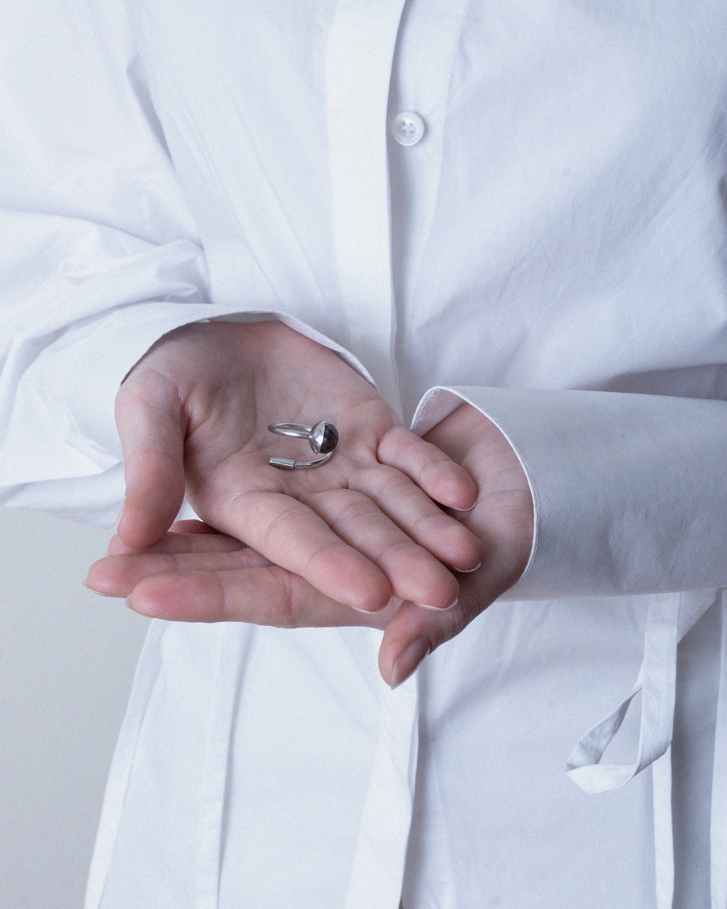 Prsten Éclat Noir - stříbro Ag (925/1000), perla, Moissanit